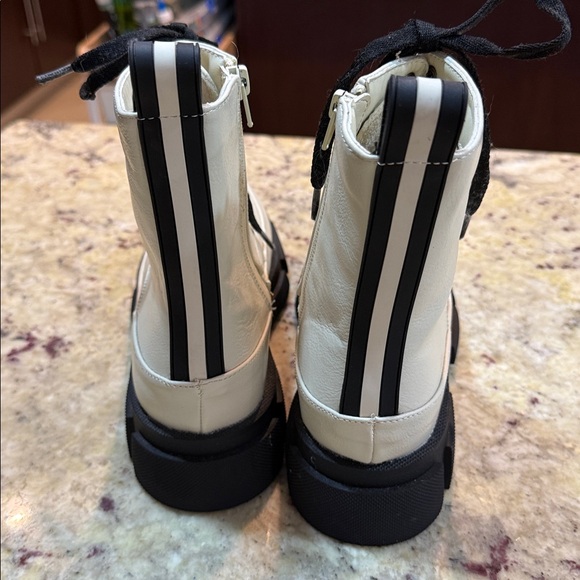 BCBGeneration  Women’s Ander Combat Booties off white size 9 - Picture 8 of 12